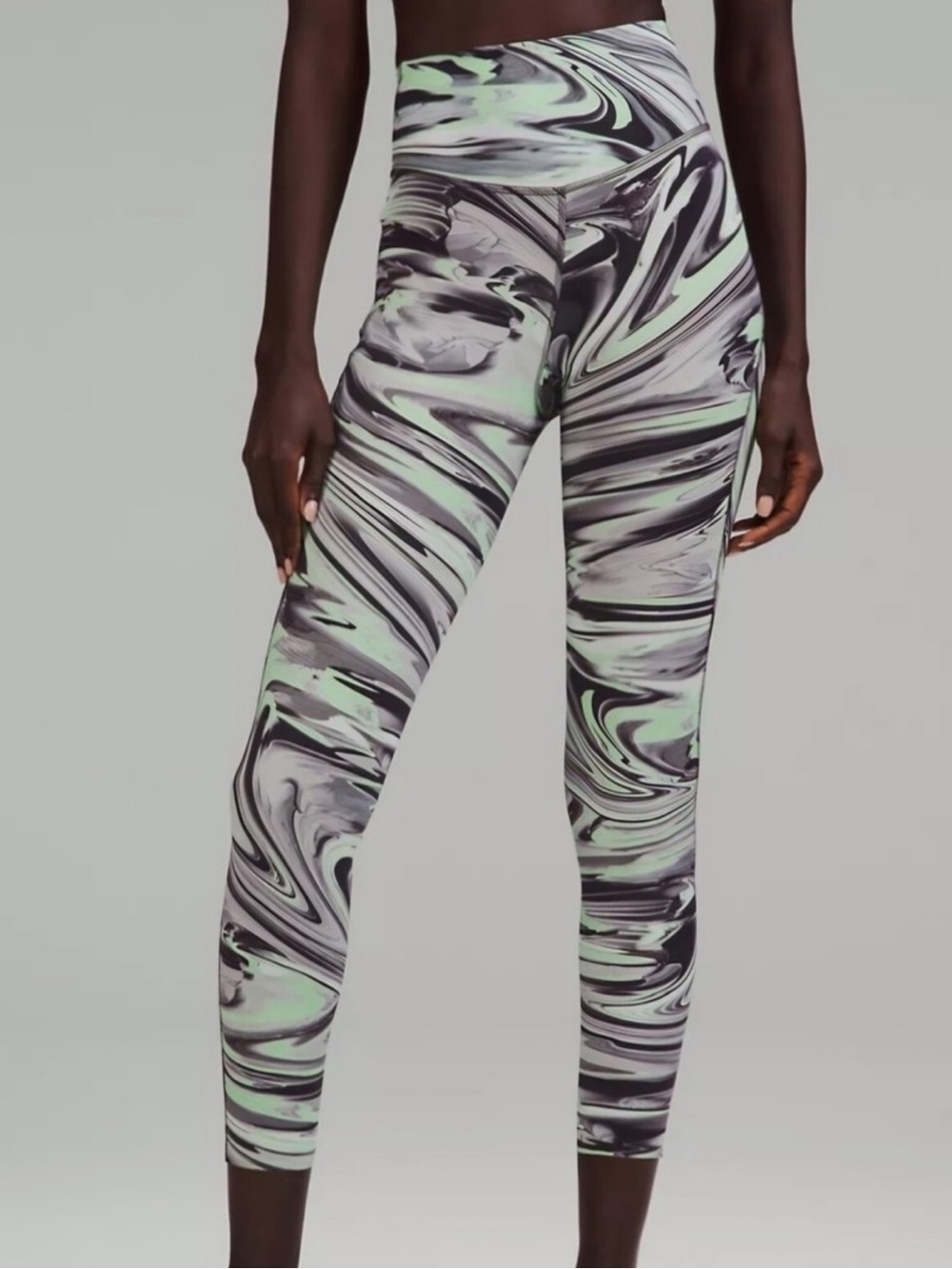 Lululemon Base Pace Legging in Paint Glide Warp Multi - size 6